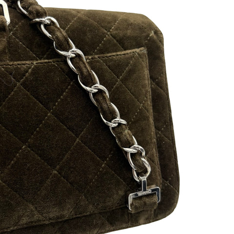 【Usado】 CHANEL Chanel MATELASSE VELOUR BACK PACK Mochila Matelassé de Terciopelo, Serie 4 (1996-1998) Color caqui, terciopelo. Usado. Bolso USADO.