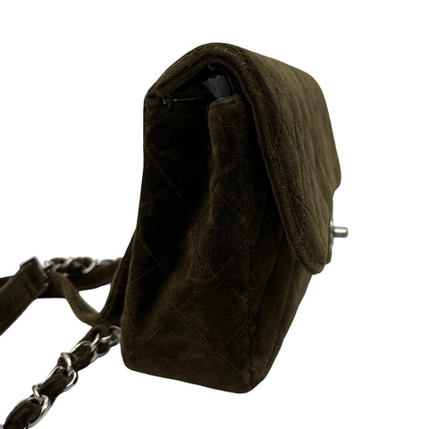 【Usado】 CHANEL Chanel MATELASSE VELOUR BACK PACK Mochila Matelassé de Terciopelo, Serie 4 (1996-1998) Color caqui, terciopelo. Usado. Bolso USADO.