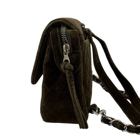 【Usado】 CHANEL Chanel MATELASSE VELOUR BACK PACK Mochila Matelassé de Terciopelo, Serie 4 (1996-1998) Color caqui, terciopelo. Usado. Bolso USADO.