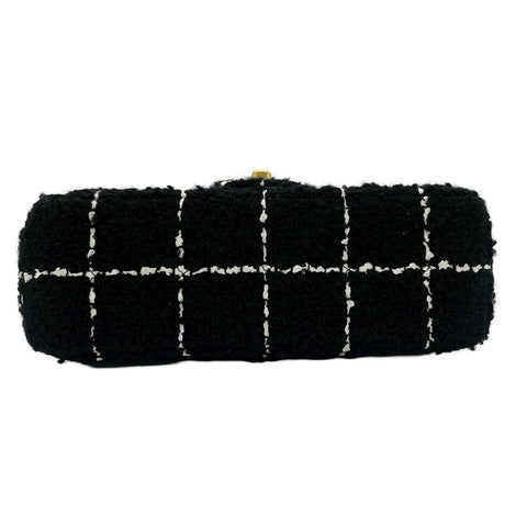 【中古】 CHANEL シャネル TWEED MINI MATELASSE ツイードミニマトラッセ ショルダーバッグ ランダム番(2023年～) ブラック/ホワイト ツイード 中古 USED バッグ