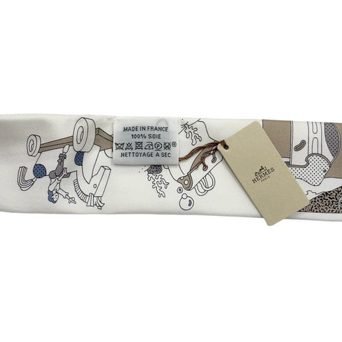 【新品未使用】 Hermes エルメス ツイリー 《さあ色鉛筆を出して!/カレ・リプレ》 小物 白/グレー/ブルー・ジーン 100%シルク 新品未使用 100%SILK
