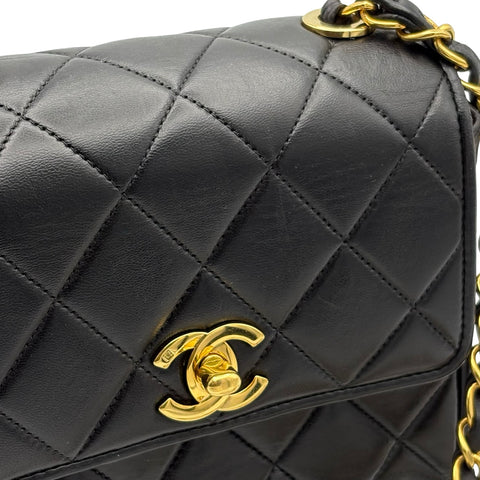 [Pre-owned] CHANEL Matelasse Chain Shoulder Bag, 2 Series (1993-1994), Black, Lambskin, Vintage, Used Bag