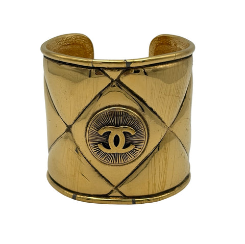 【中古】 CHANEL シャネル COCOMARK MATELASSE MOTIF WIDE BANGLE ココマーク マトラッセモチーフワイドバングル 小物 GP 中古 GP