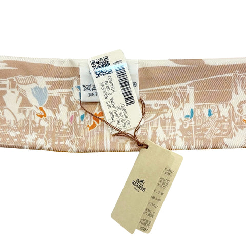 【新品未使用】 Hermes エルメス ツイリー《ブールヴァールの陰から》 TWILLY ブラッシュ / ジョーヌ・ドール / 白 シルク100％ 新品未使用 100%SILK