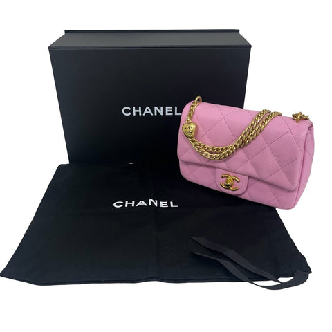 【Usado】 CHANEL Chanel MINI MATELASSÉ Mini Matelassé con herrajes de corazón, bolso con solapa, bandolera, número de serie aleatorio (2021~), rosa, piel de caviar, bolso usado.