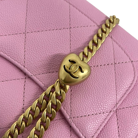 【Usado】 CHANEL Chanel MINI MATELASSÉ Mini Matelassé con herrajes de corazón, bolso con solapa, bandolera, número de serie aleatorio (2021~), rosa, piel de caviar, bolso usado.