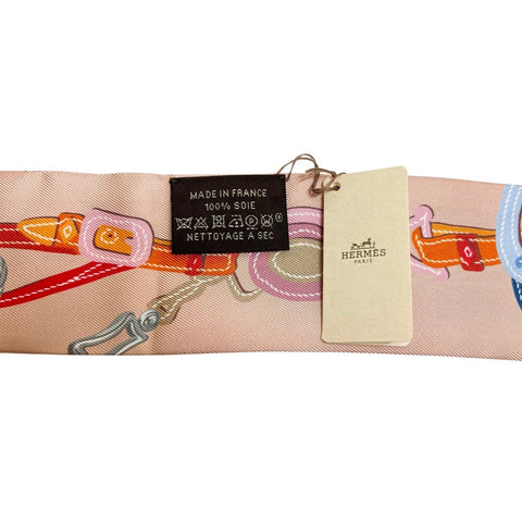 【Nuevo sin usar】Hermes Twilly "Brides de Gala Appliqué Piqué" H063940S15 100% Seda para Mujer, Regalo