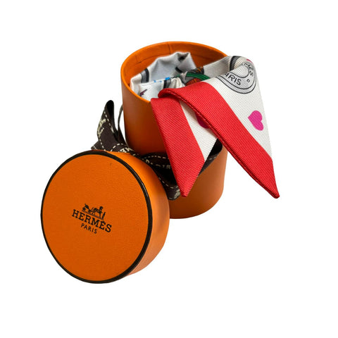 **A estrenar** Hermes Twilly "Hermès Story" H063875S08 Colección otoño-invierno 2023 100% seda Para mujer Regalo