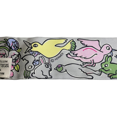 [Brand New & Unused] Hermes TWILLY "Mille et Un Lapins" H04007S06 2023 Autumn/Winter Collection 100% Silk Women's Gift