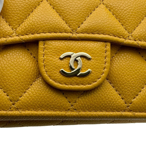 【中古】 CHANEL シャネル クラシックウォレット イエロー キャビアスキン ゴールド金具 三つ折り財布 ランダム番(2021年～) ブランド財布 中古品