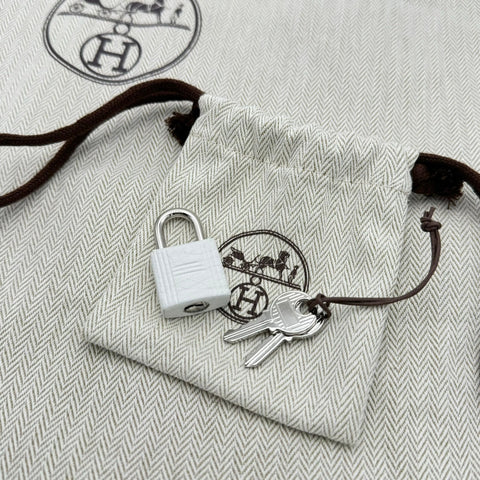 【A estrenar】 Hermès Picotin Lock PM Blanco x Vert Fizz, cuero Taurillon Clemence, herrajes plateados, sello W (2024), Picotin Lock Eclat