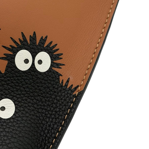 [Pre-owned] LOEWE x STUDIO GHIBLI Gate Pocket Shoulder Bag Dust Bunny Brown Leather Used Bag