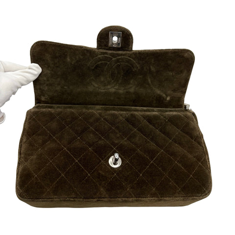【Usado】 CHANEL Chanel MATELASSE VELOUR BACK PACK Mochila Matelassé de Terciopelo, Serie 4 (1996-1998) Color caqui, terciopelo. Usado. Bolso USADO.