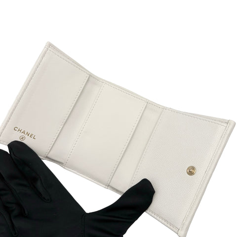 [Pre-owned] CHANEL Compact Wallet, White, Caviar Skin, Pre-owned, WHITE CAVIARSKIN
