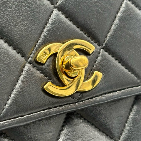 [Pre-owned] CHANEL Matelasse Chain Shoulder Bag, 2 Series (1993-1994), Black, Lambskin, Vintage, Used Bag