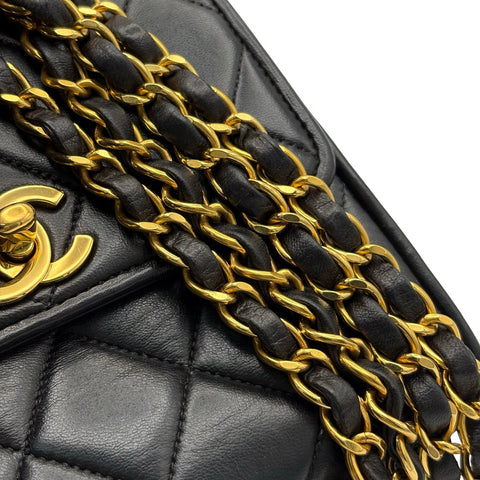 [Pre-owned] CHANEL Matelasse Chain Shoulder Bag, 2 Series (1993-1994), Black, Lambskin, Vintage, Used Bag