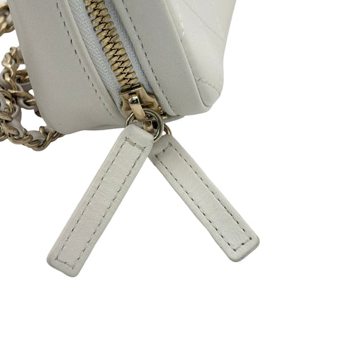【中古】 CHANEL シャネル ハンドルバッグ  ホワイト ラムスキン 30番台(2020-2021年) ブランドバッグ ショルダーバッグ  中古品 レディース