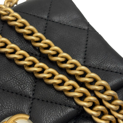 【中古】 CHANEL シャネル MATELASSE  マトラッセチェーンショルダー ショルダーバッグ 28番台(2019年) BLACK レザー 中古 USED バッグ