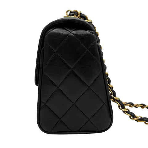[Pre-owned] CHANEL Matelasse Chain Shoulder Bag, 2 Series (1993-1994), Black, Lambskin, Vintage, Used Bag